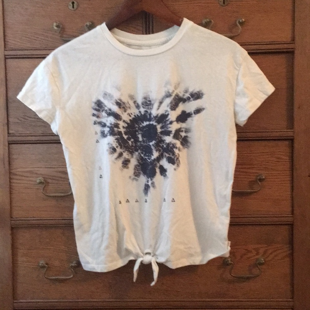 2 girl’s casual tops